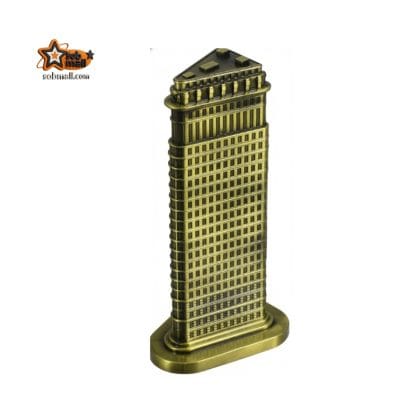Flatiron Building Metal Model Decor – Retro Fuller Building Figurine Ornament, Height 17.6 cm, Length 9.3 cm, Width 7.2 cm